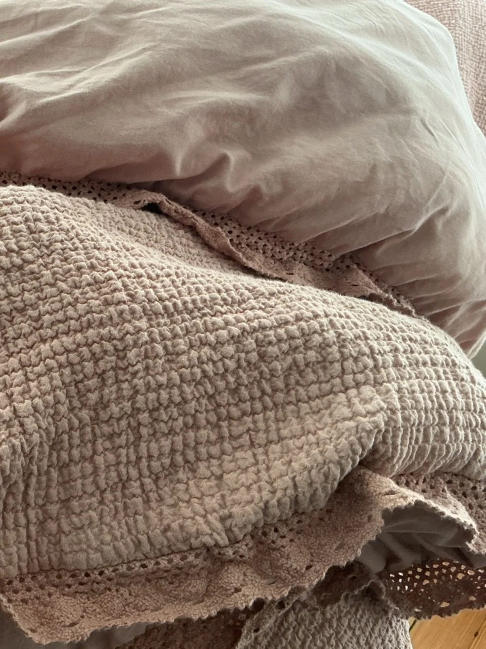 Chunky Cotton Waffle comforter w crochet trim